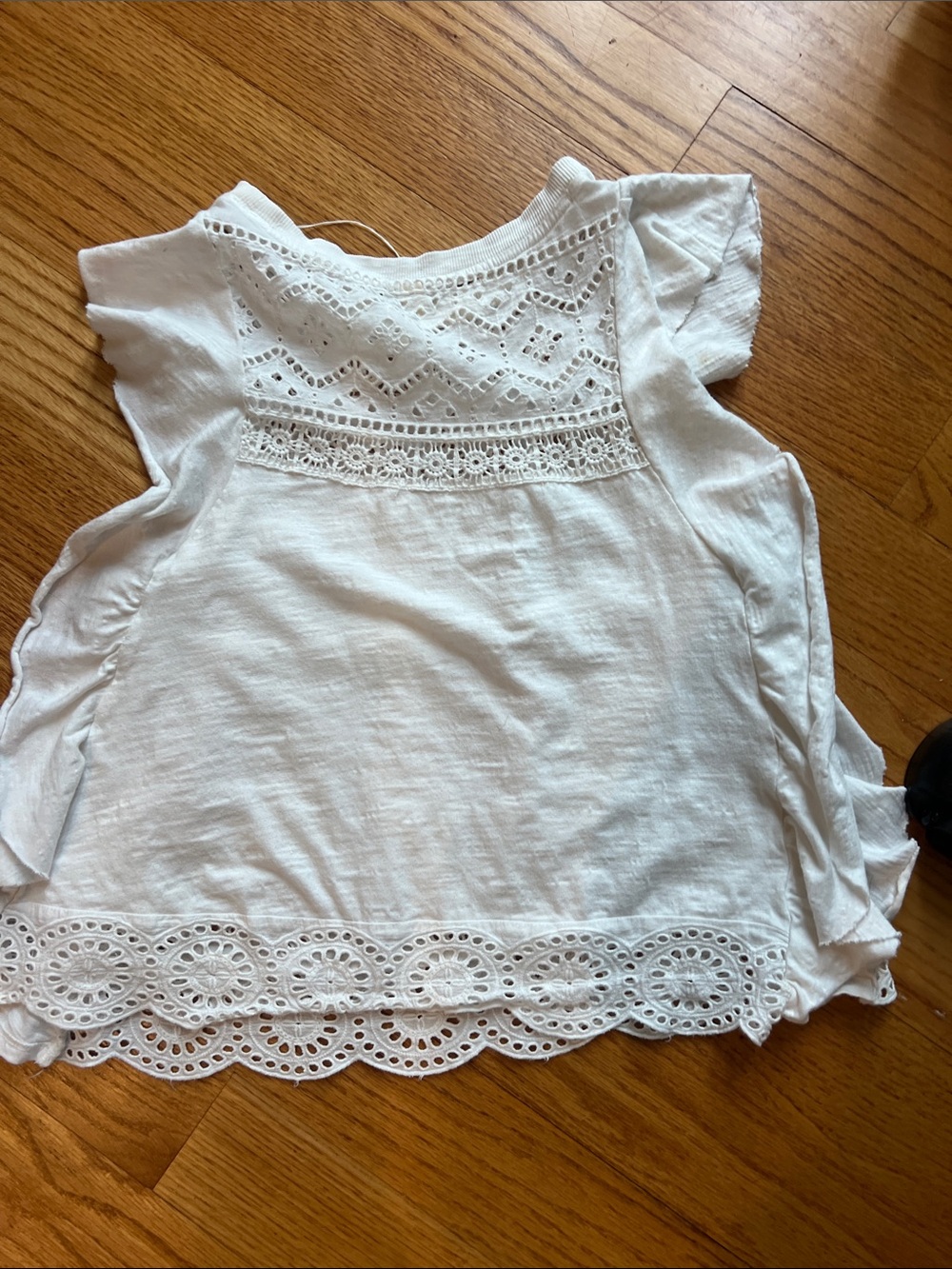Anthropologie Small White Eyelet Flutter Sleeve crochet swing Women's Top small - Picture 7 of 8